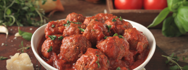 Savory Italian Meatballs in Tomato Basil Sauce